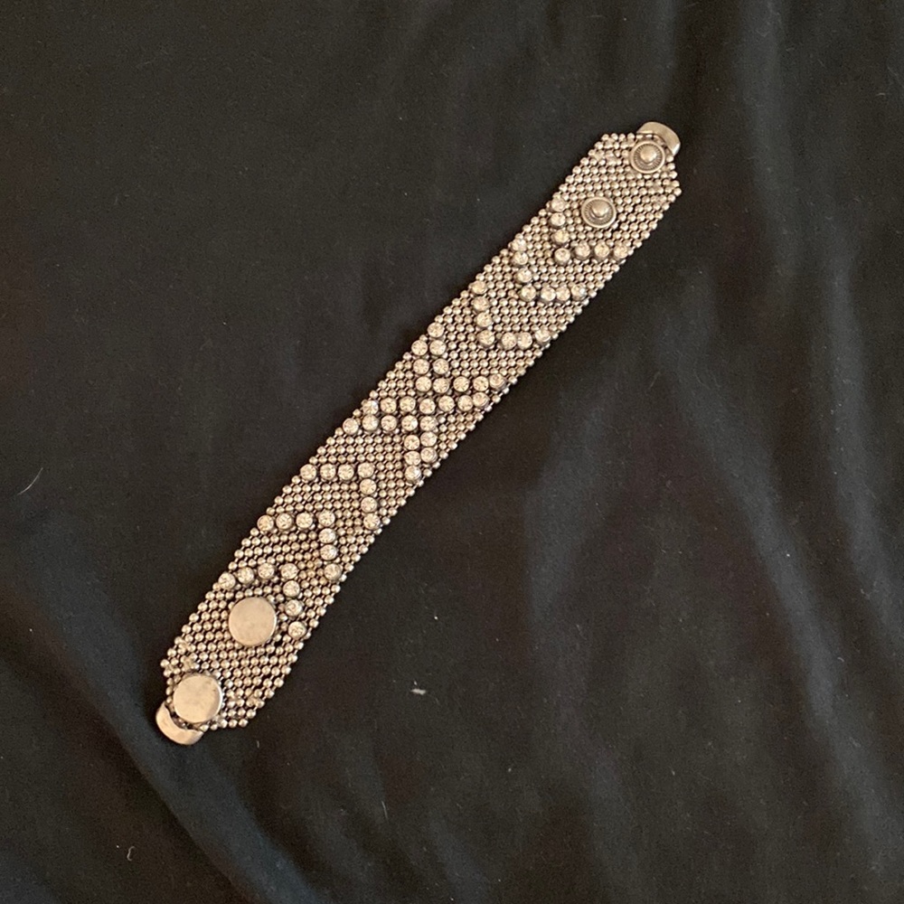 Bracelet - crystals, snap closure